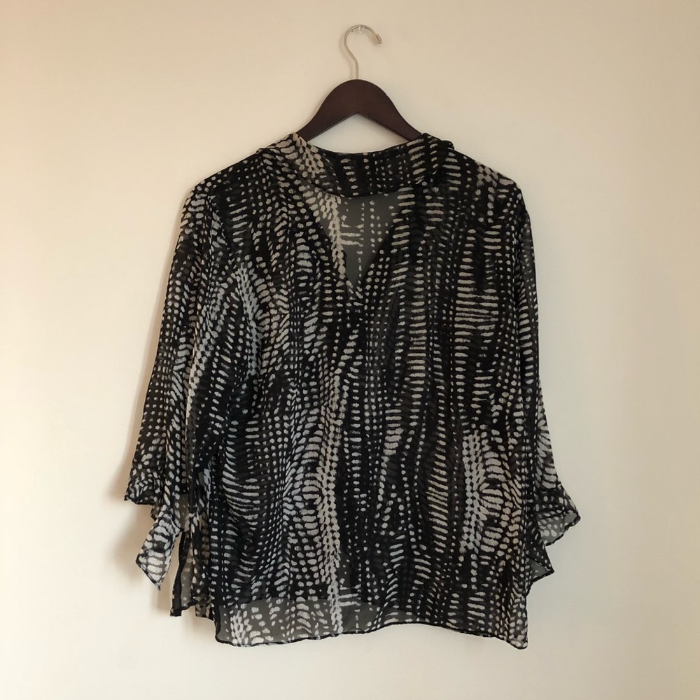 ☀️Chico’s 100% Silk Ruffle Sheer Top - Picture 4 of 5